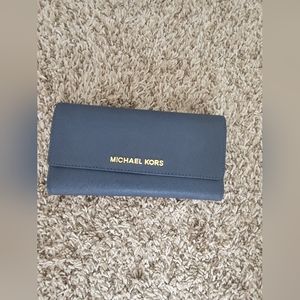 (SOLD) Michael Kors Jet Set Travel Navy Checkbook Wallet Leather